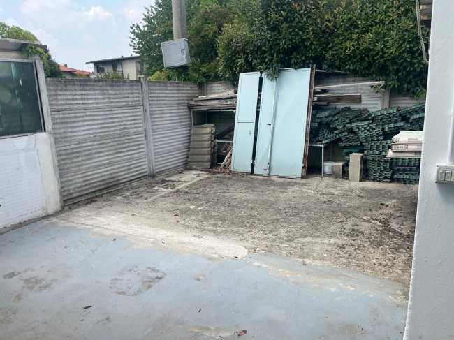 Capannone in vendita a Giussano