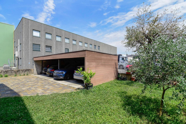 Casa singola in vendita a Seregno
