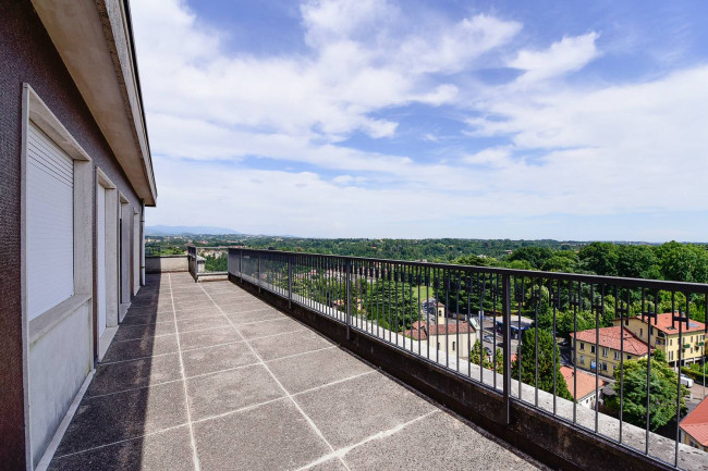 Appartamento in vendita a Carate Brianza