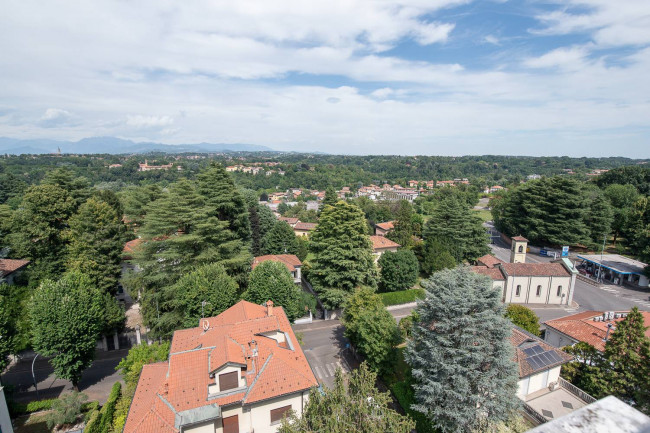 Appartamento in vendita a Carate Brianza