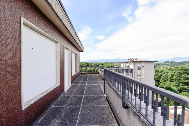 Appartamento in vendita a Carate Brianza
