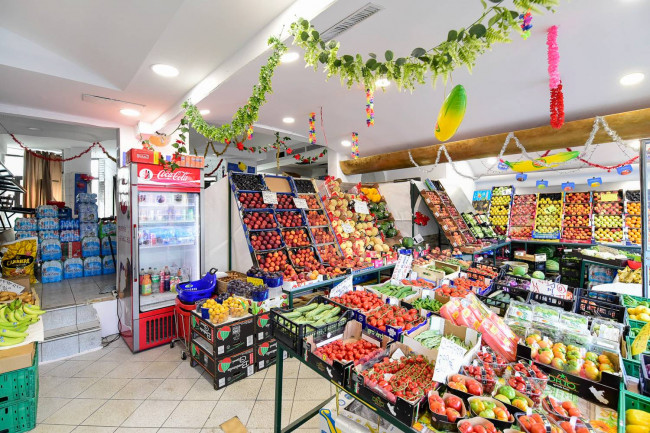 Locale commerciale in vendita a Giussano