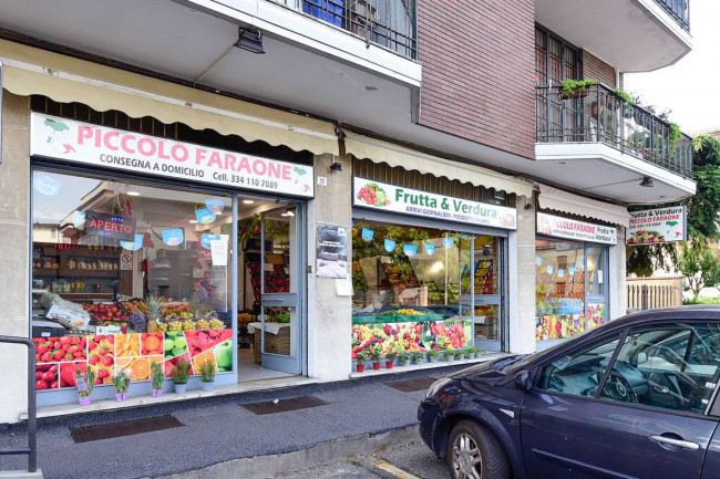 Locale commerciale in vendita a Giussano