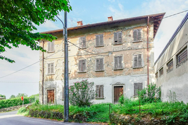 Casa singola in vendita a Besana in Brianza