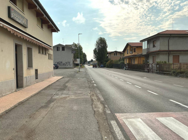 Locale commerciale in vendita a Seregno