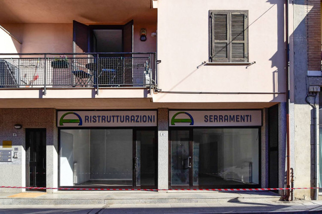 Locale commerciale in affitto a Giussano