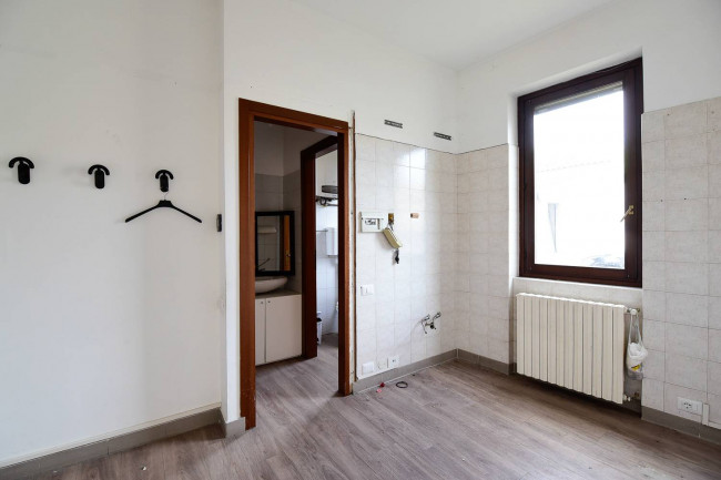 Locale commerciale in affitto a Giussano