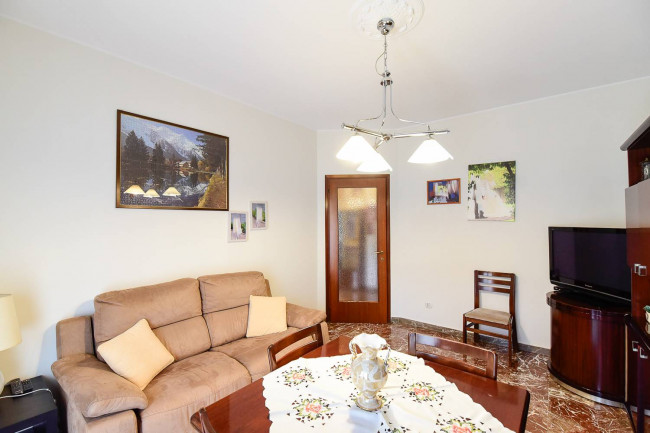 Appartamento in vendita a Verano Brianza