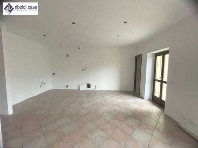 Appartamento in vendita a Barzanò