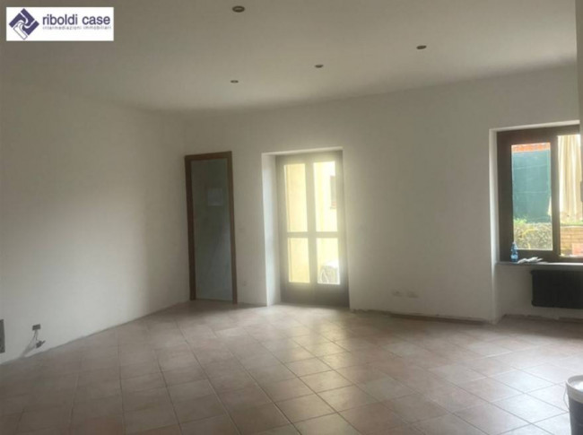 Appartamento in vendita a Barzanò