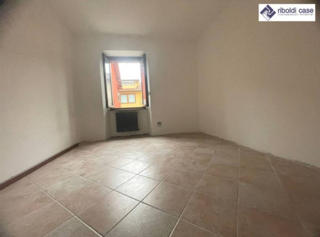 Appartamento in vendita a Barzanò