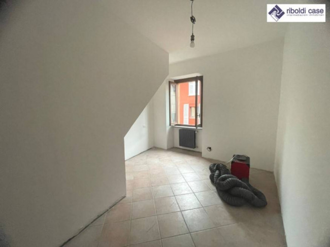 Appartamento in vendita a Barzanò