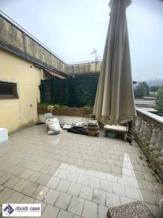 Appartamento in vendita a Barzanò