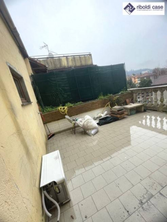 Appartamento in vendita a Barzanò