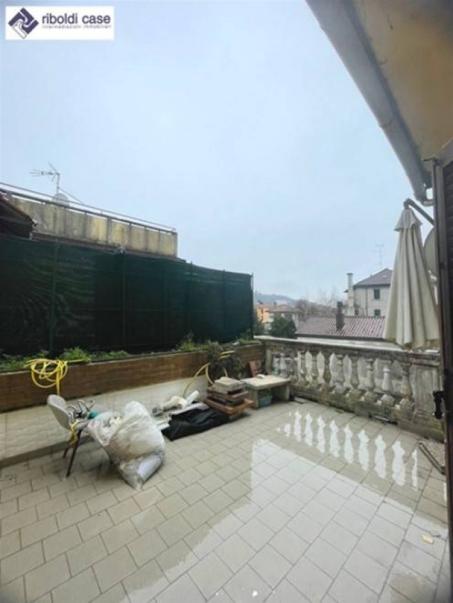 Appartamento in vendita a Barzanò
