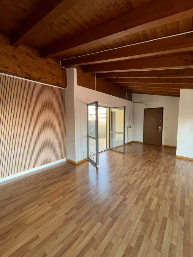Appartamento in affitto a Seregno