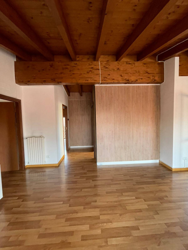 Appartamento in affitto a Seregno