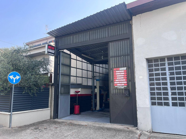 Capannone in vendita a Giussano