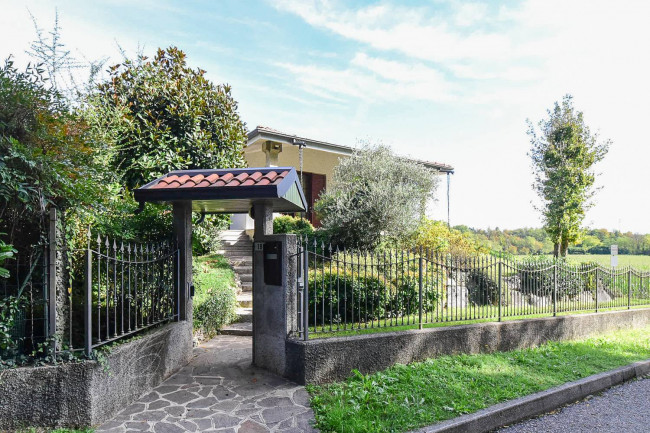 Villetta bifamiliare in vendita a Triuggio