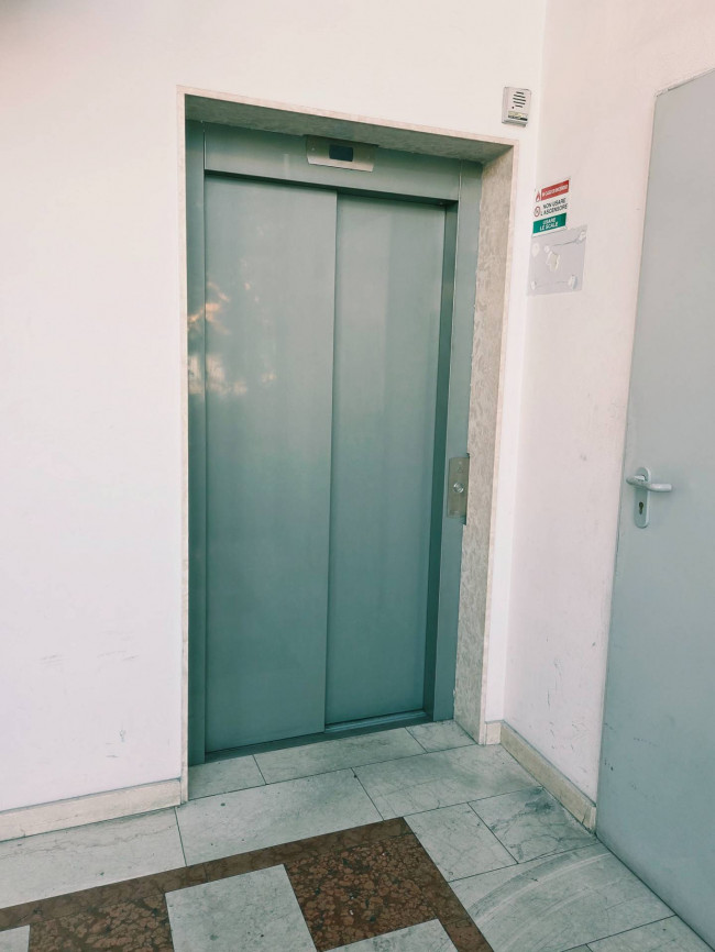 Capannone in vendita a Seregno