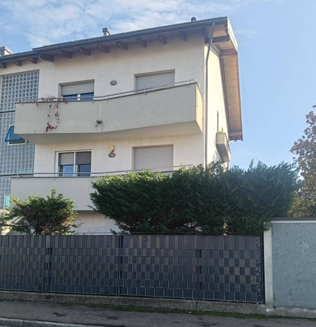 Appartamento in affitto a Desio