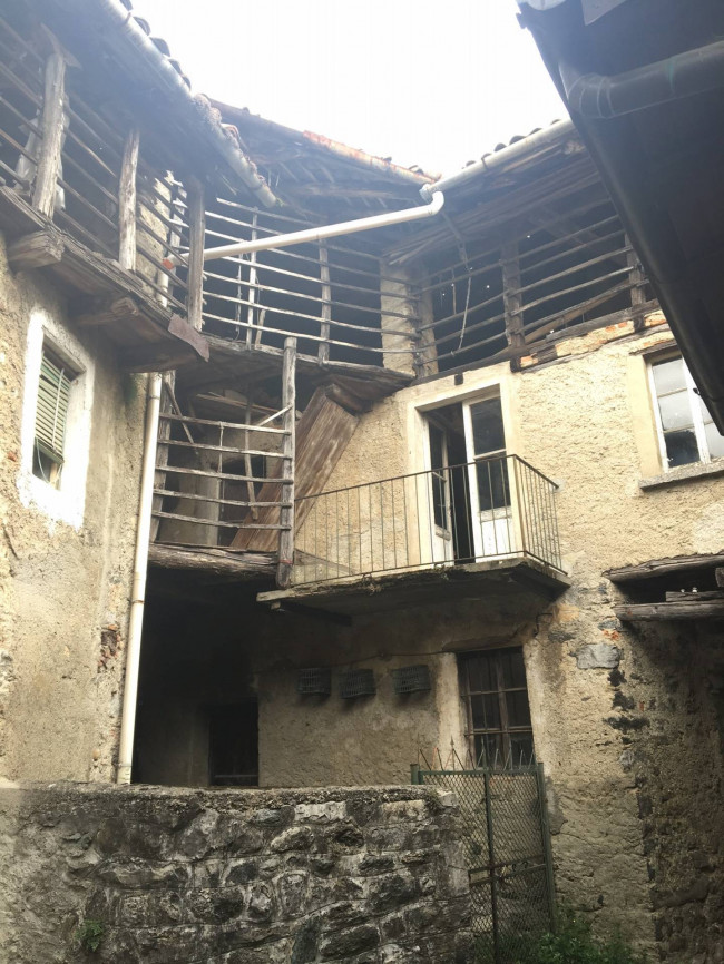 Appartamento in vendita a Caglio