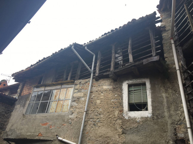 Appartamento in vendita a Caglio