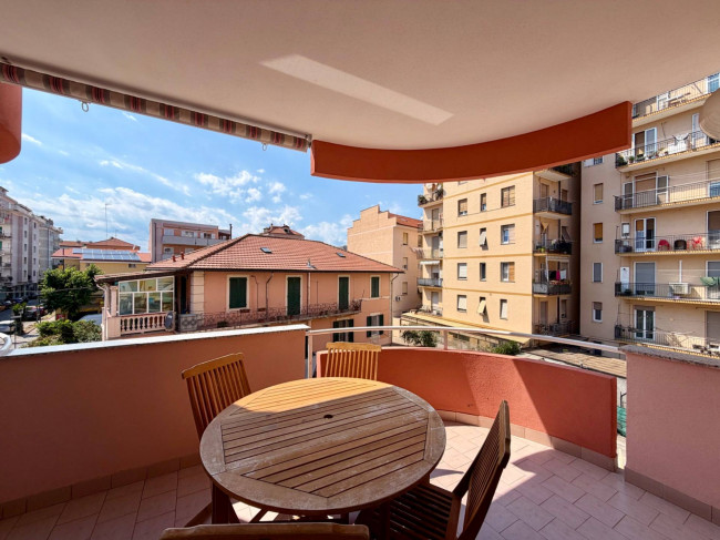 Appartamento in affitto a Albenga