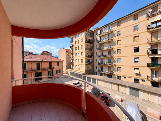 Appartamento in affitto a Albenga