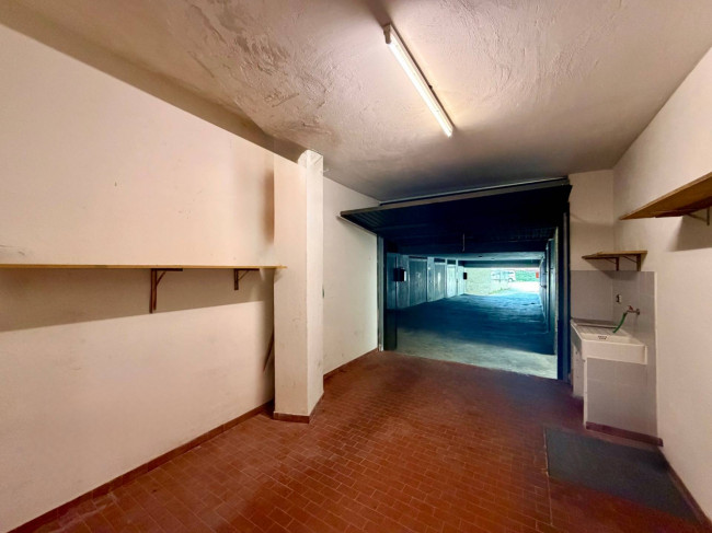 Box o garage in vendita a Ceriale