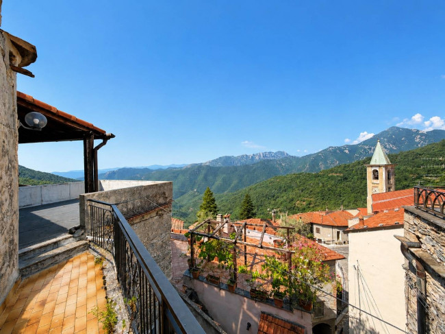 Semindipendente in vendita a Castelvecchio di Rocca Barbena