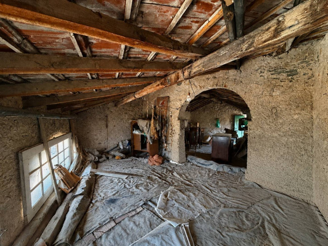 Semindipendente in vendita a Castelvecchio di Rocca Barbena