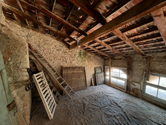 Semindipendente in vendita a Castelvecchio di Rocca Barbena