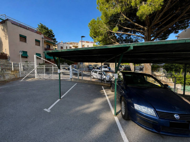 Posto auto coperto in vendita a Ceriale