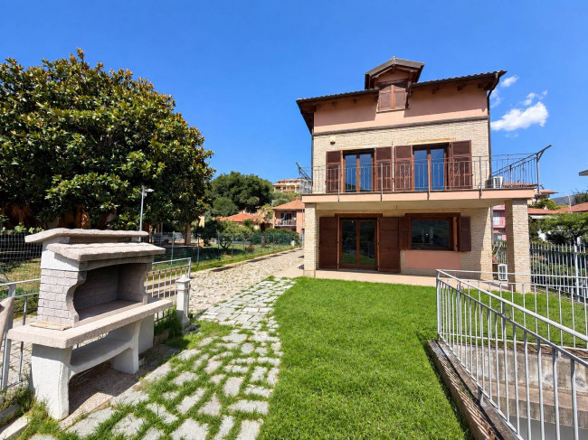 Villa in vendita a Villanova d'Albenga