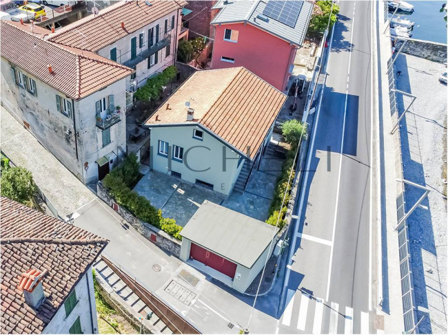 Villa in vendita a Mandello del Lario