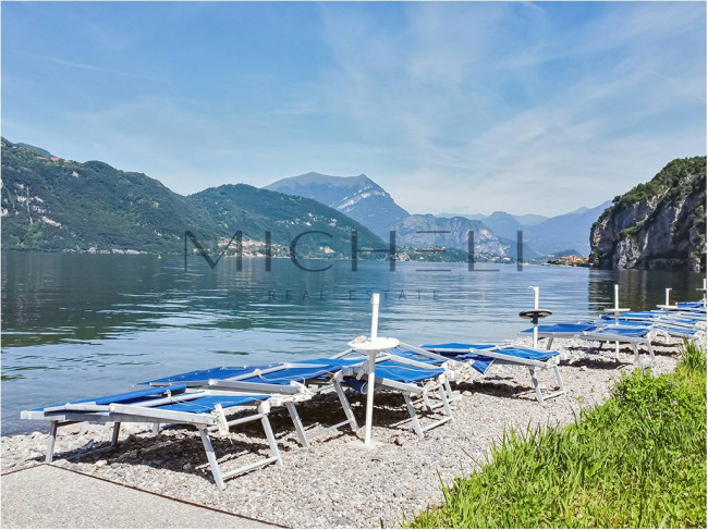 Villa in vendita a Mandello del Lario