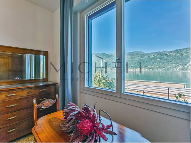 Villa in vendita a Mandello del Lario
