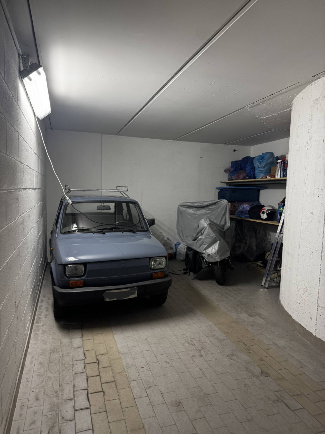 Box o garage in vendita a Valmadrera