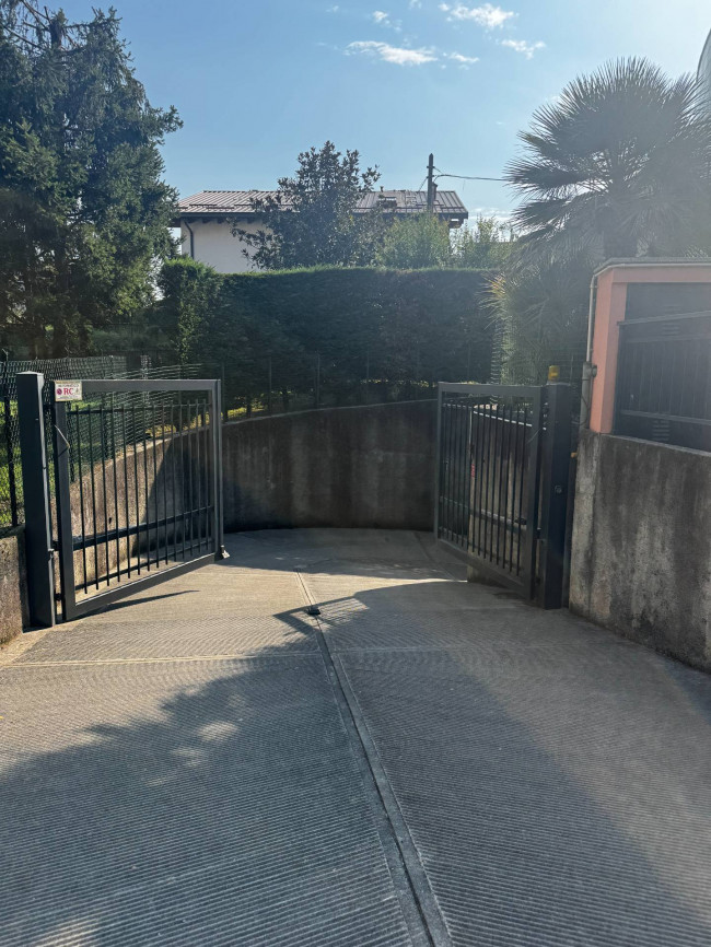 Box o garage in vendita a Valmadrera