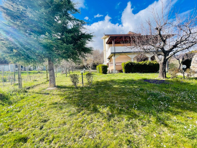 Villa in vendita a Torricella Sicura