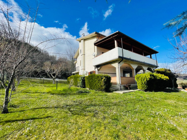 Villa in vendita a Torricella Sicura