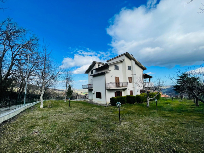 Villa in vendita a Torricella Sicura