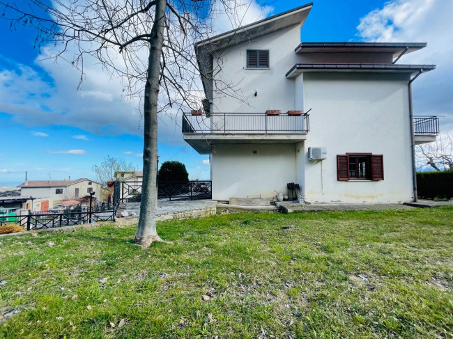 Villa in vendita a Torricella Sicura