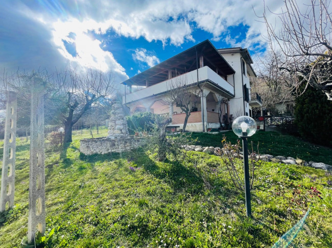 Villa in vendita a Torricella Sicura