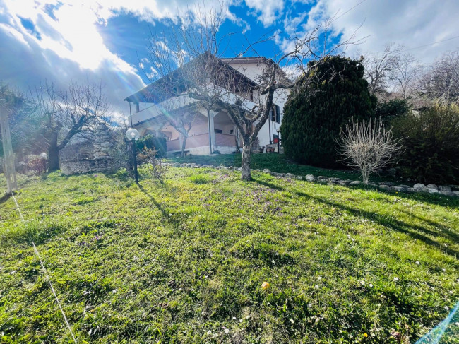 Villa in vendita a Torricella Sicura