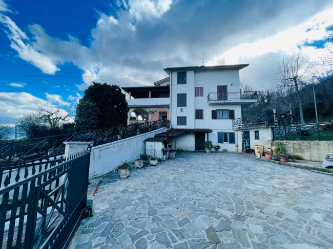 Villa in vendita a Torricella Sicura
