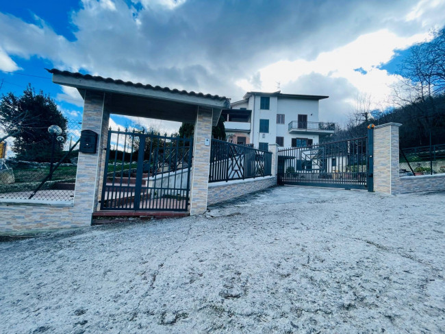 Villa in vendita a Torricella Sicura