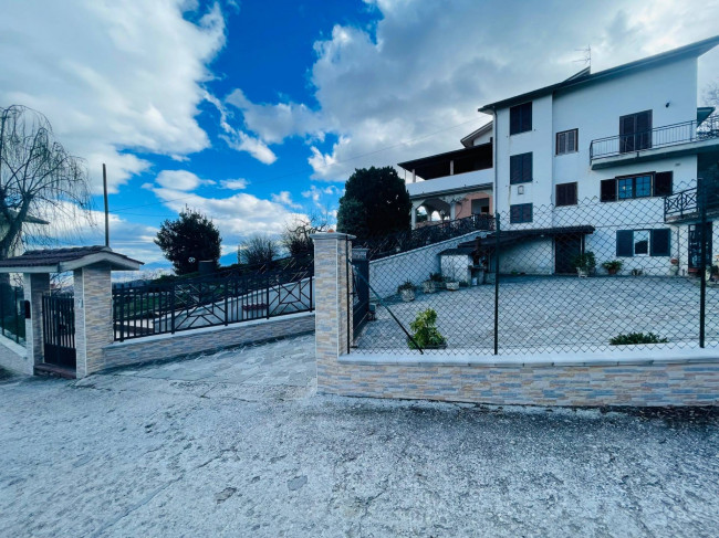 Villa in vendita a Torricella Sicura