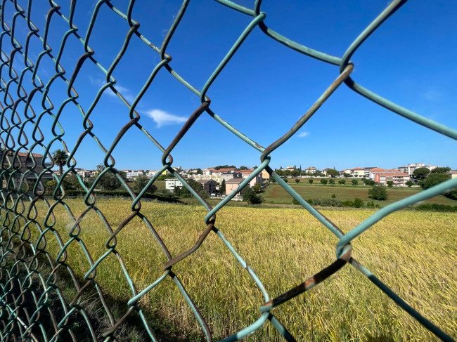 Terreno edificabile in vendita a Mosciano Sant'Angelo